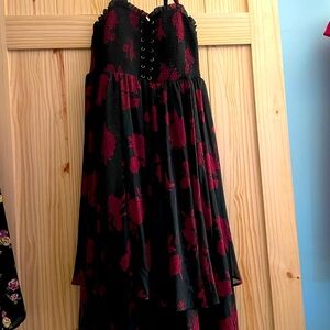 Torrid chiffon black dress with red flowers and laced bust, size 00 (Lg)